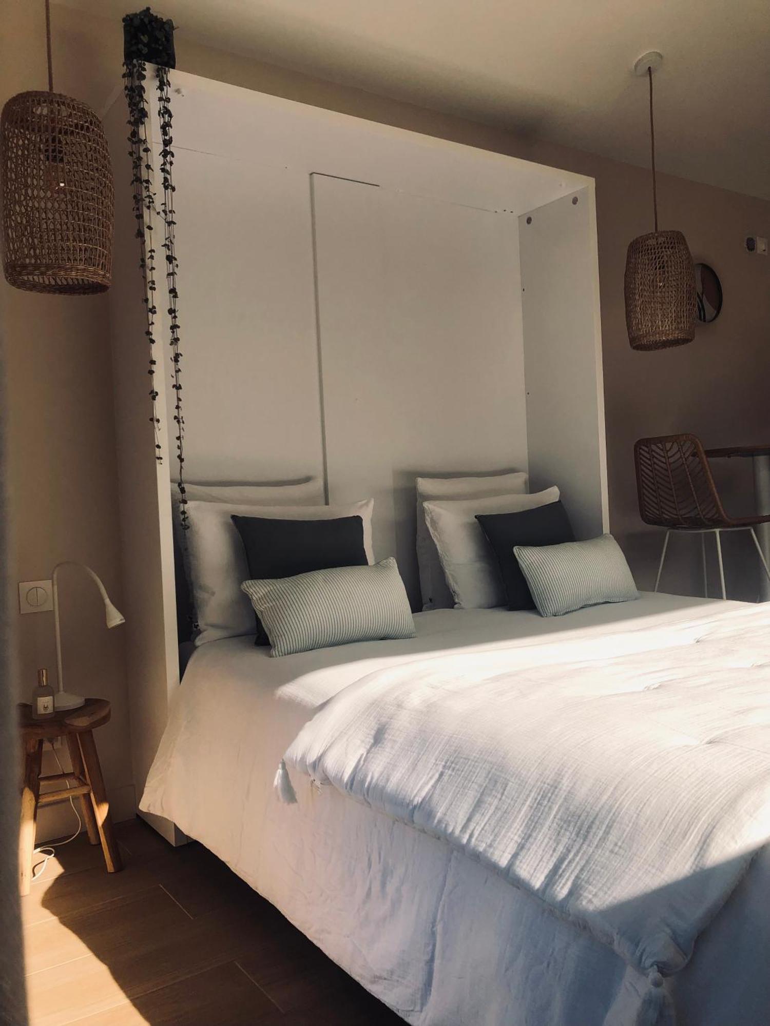 La Parenthese Hotel Auberives-sur-Vareze Eksteriør billede